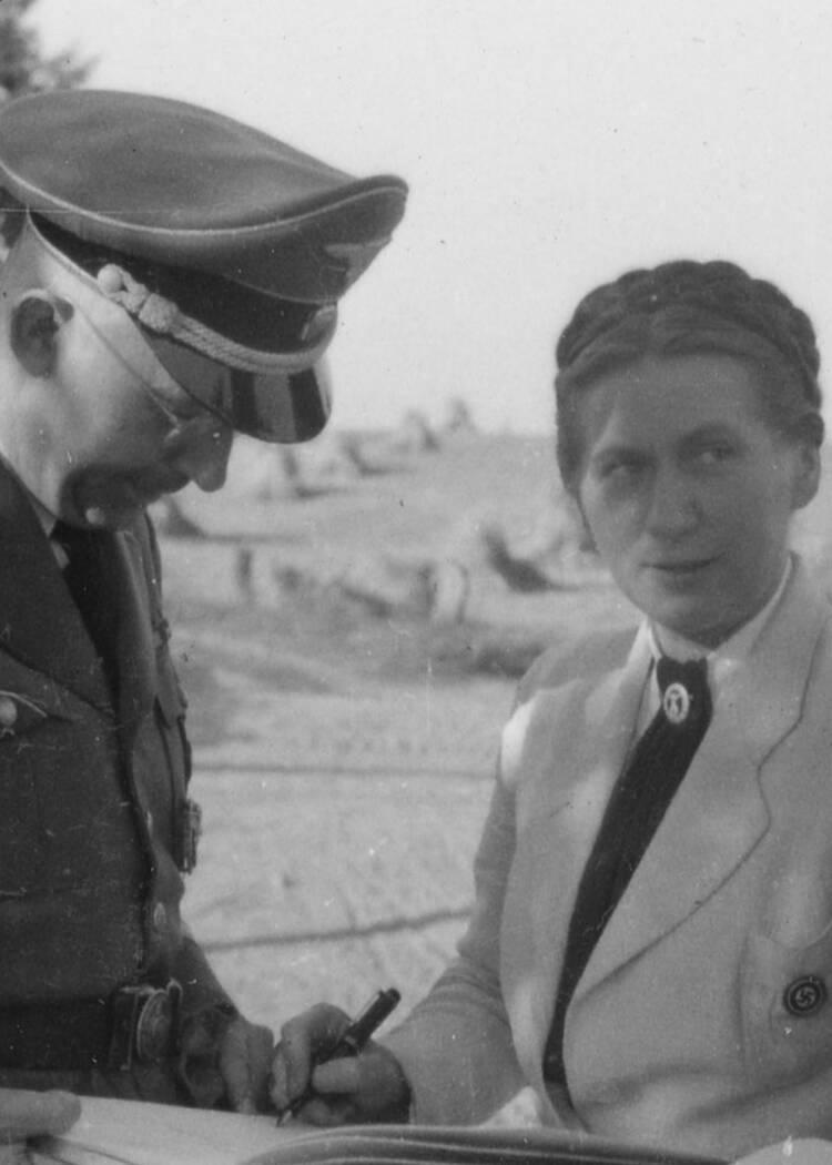 Concluzia unui dialog trepidant cu Caroline De Mulder, scriitoare și montaniardă: „Suntem, până la urmă, niște mamifere mari și violente!” 19002768