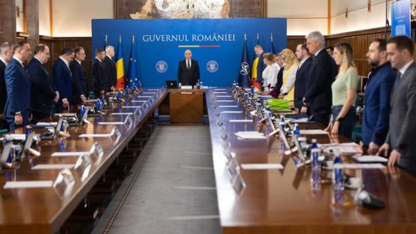 Omagiu solemn la Guvern: Miniștrii au păstrat un moment de reculegere pentru „Il Luce”