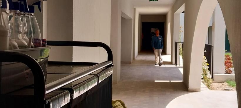 Țara fără femei de serviciu 19002790