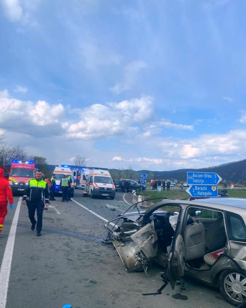 Moarte șocantă pe DN 66: Bărbat de 74 ani ucis, minori răniți în accident Hunedoara 19003194