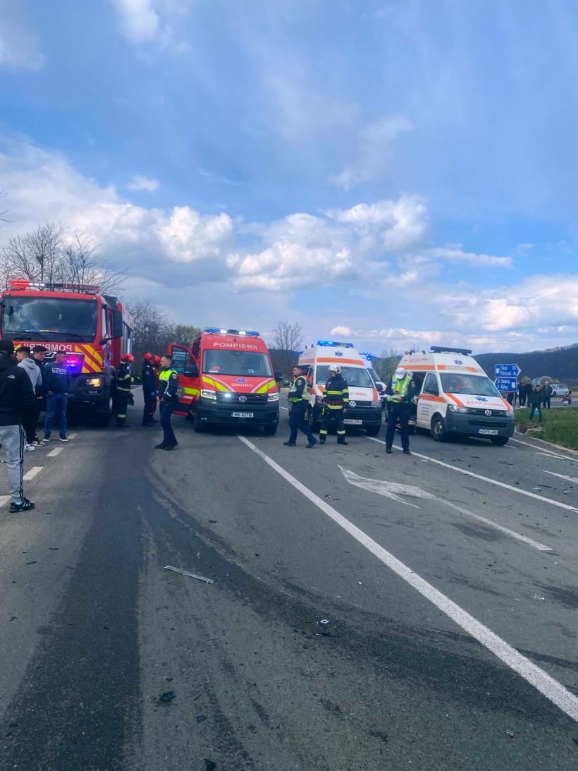 Moarte șocantă pe DN 66: Bărbat de 74 ani ucis, minori răniți în accident Hunedoara 19003195