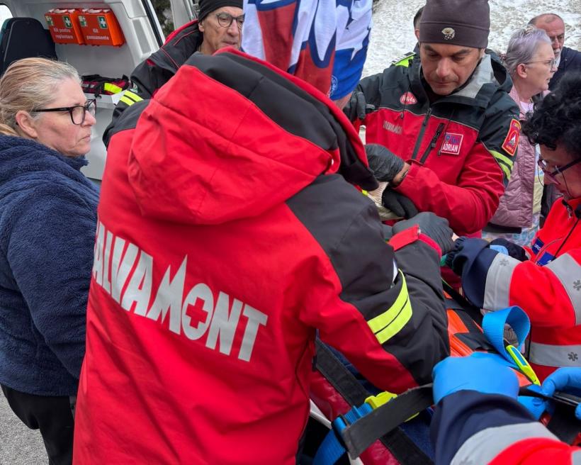 Accident teribil la Rânca: Două persoane au intrat cu ATV-ul în copac 19003229