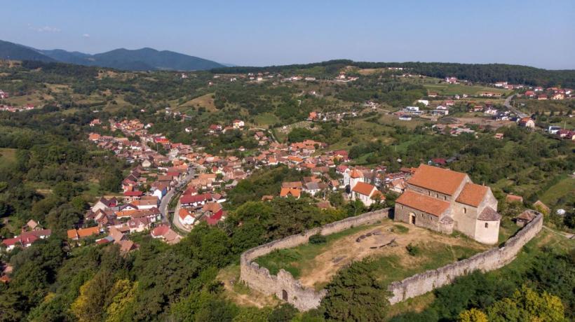 S-au mutat din New York într-un sat din Sibiu: viața care i-a făcut să uite definitiv de America