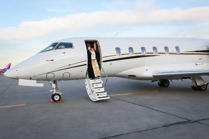 Vestea pe care o așteptau toți românii: Lumina Sfântă vine în România