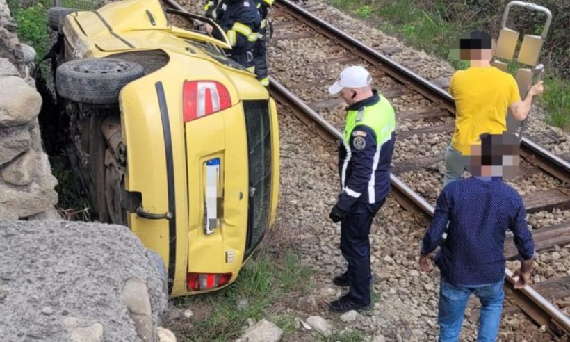 Accident pe Valea Oltului. Patru persoane rănite. O femeie a fost resuscitată la fața locului, fiind transportată cu un elicopter la Craiova 19003493