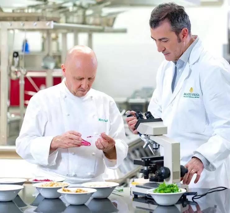 Dialog fascinant cu dr. David Della Morte Canosci: „Vreți să trăiți 100 de ani buni? Faceți zilnic mișcare, bucurați-vă, dezlipiți-vă de ecrane!” 19003506