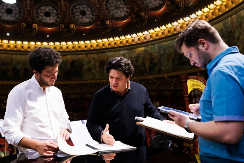 Maestrul Cristian Măcelaru revine la pupitrul formării unei noi generații de artiști, prin masterclass-urile Concursului Enescu 2026 19002850