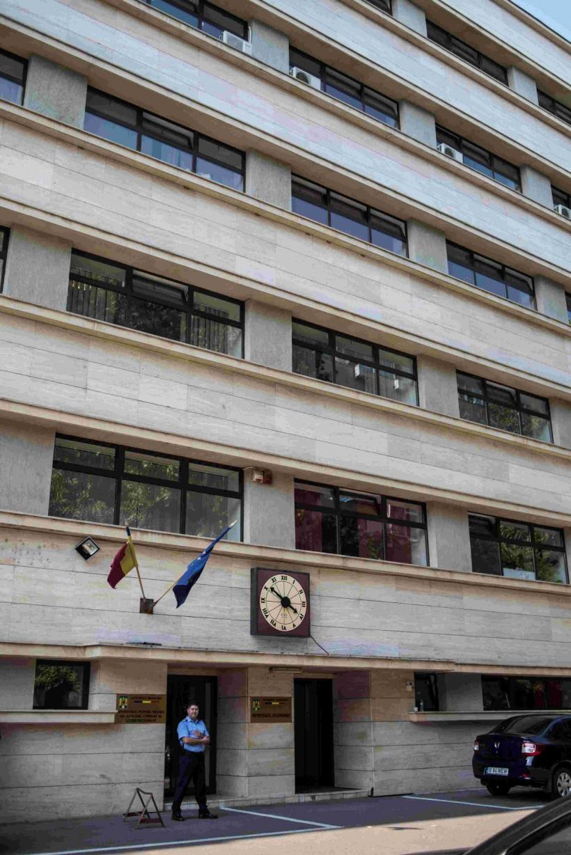 Ministerul lui Irineu Darău vrea să dea 1,8 milioane de lei pe servicii de curățenie pentru sediile din București