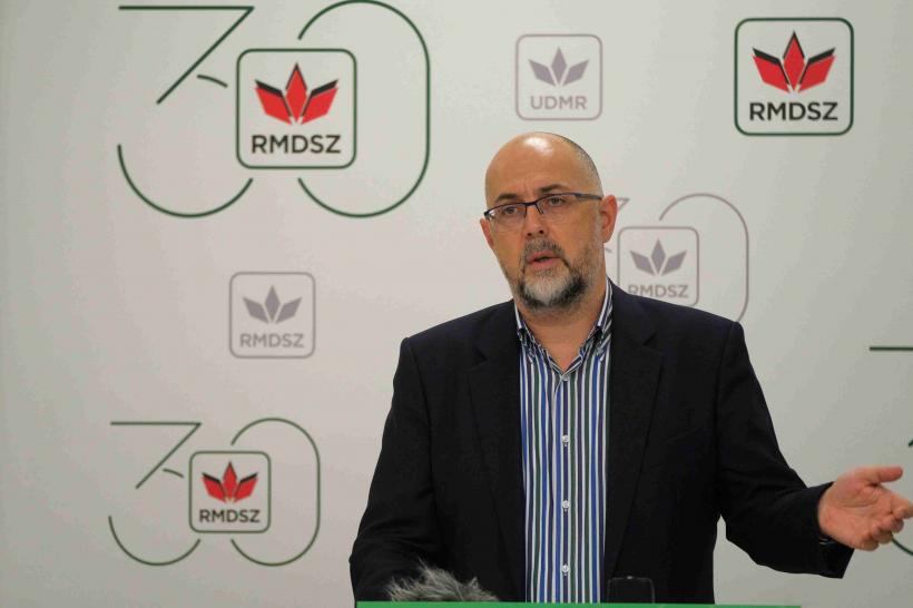 Nou val de atacuri și amenințări la adresa lui Nicușor Dan. Președintele, somat să blocheze ieșirea PSD de la guvernare și dărâmarea lui Bolojan 19003825