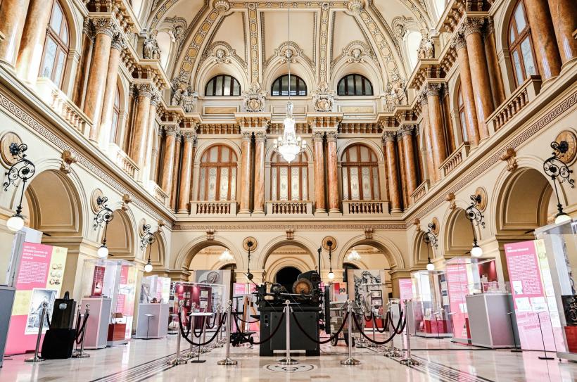 Reabilitarea economisirii în era consumului 19003911