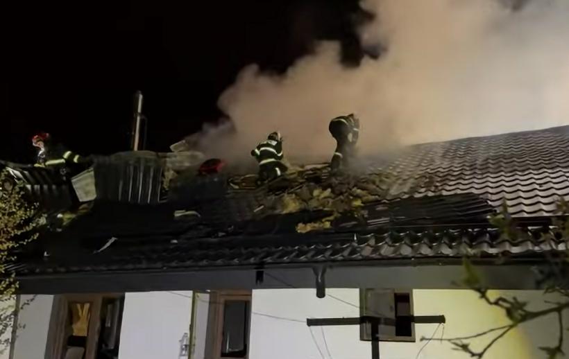 Tragedie la Onești: Un bărbat a ars de viu în incendiul care i-a cuprins casa