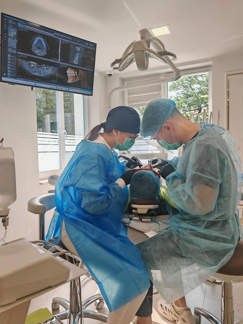 Cât investesc românii într-un implant dentar și ce primesc în schimb? 19004184