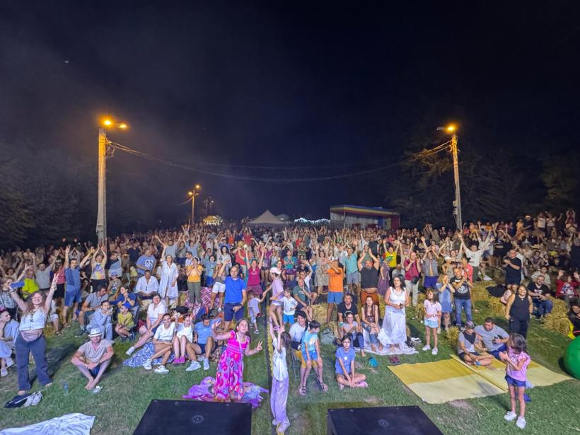 Ducu Bertzi, Iris – Cristi Minculescu, Valter și Boro, Mircea Baniciu & Band, Dan Bittman, pe scena Festivalului Național de Folk Vama de la Munte. Biletele s-au pus în vânzare 19004138