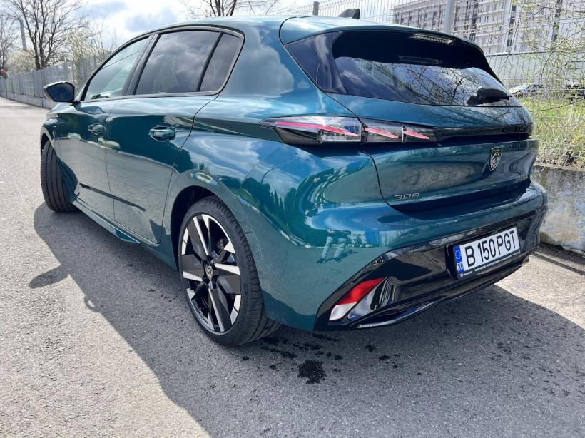 Hibrid echilibrat cu spirit franțuzesc: Cum arată 308 la majorat 19003987