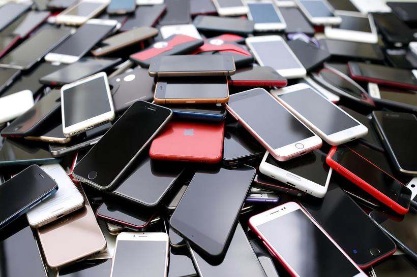 3 trucuri care îți vor face telefonul vechi să meargă ca în prima zi