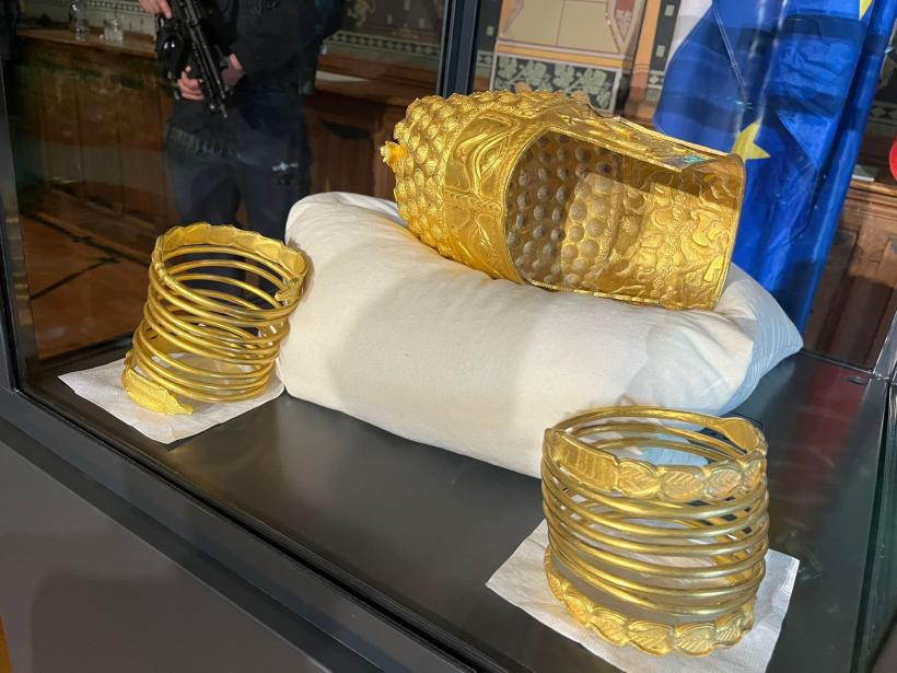 Coiful de la Coțofenești poate fi văzut în București: program, bilete și detalii despre expoziția-eveniment