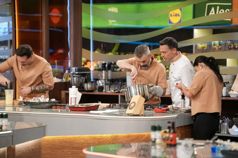 Jurații sparg diseară bombele câștigate, iar Chef Richard lovește bancurile adverse cu o amuletă foarte puternică în cea de-a patra bătălie culinară la Chefi la cuțite 19004497