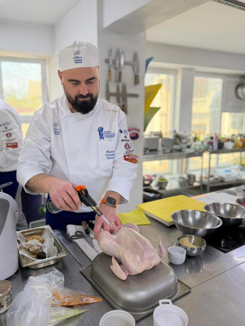 Super Neatza se mândreşte cu un super bucătar: Cătălin Rizea a absolvit pe locul 1 cursurile celei mai renumite şcoli de gătit din sud-estul Europei 19004484
