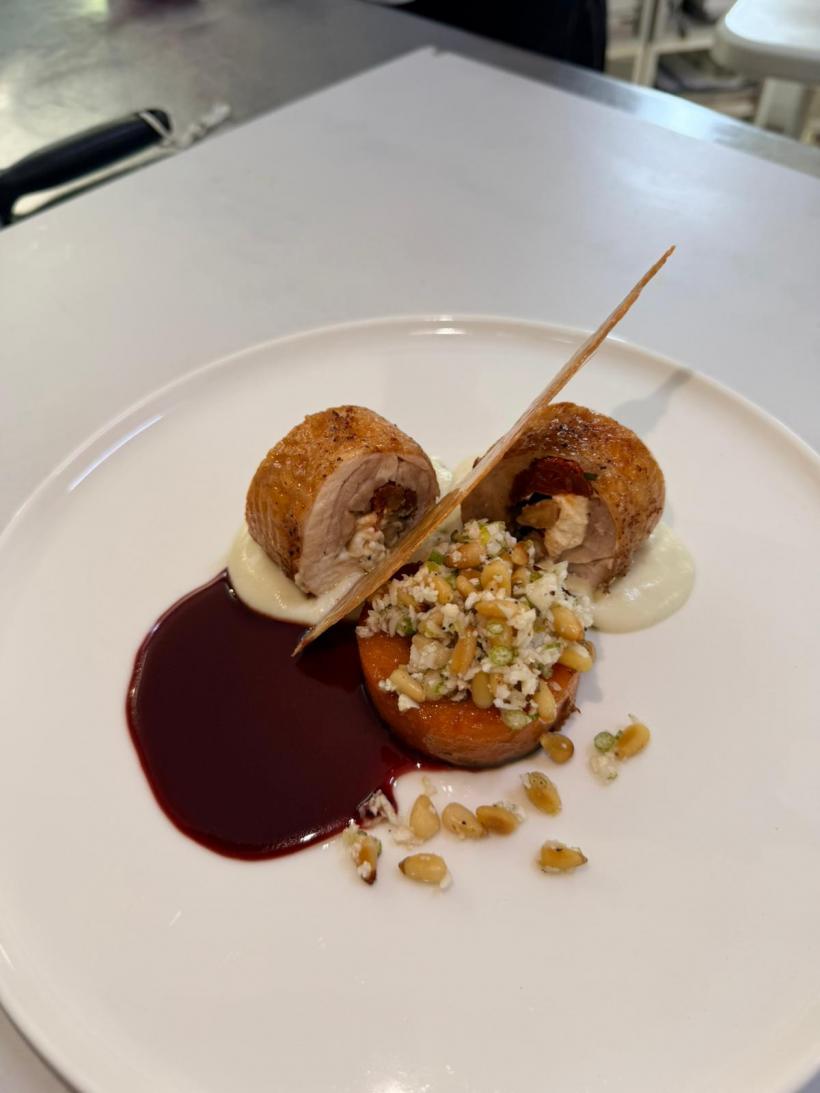 Super Neatza se mândreşte cu un super bucătar: Cătălin Rizea a absolvit pe locul 1 cursurile celei mai renumite şcoli de gătit din sud-estul Europei 19004485