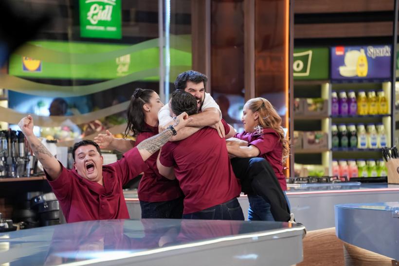 Chefi la cuțite, lider de audiență. Cuțitul de aur al lui Chef Orlando a ieșit din concurs. Probă grea, diseară: echipele gătesc preparate inspirate de compozitori celebri 19004772