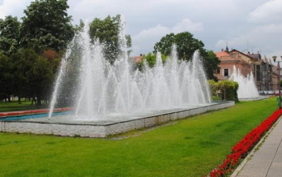 Primăria Oradea „sparge” 3 milioane de euro pe întreținerea spațiilor verzi din două parcuri