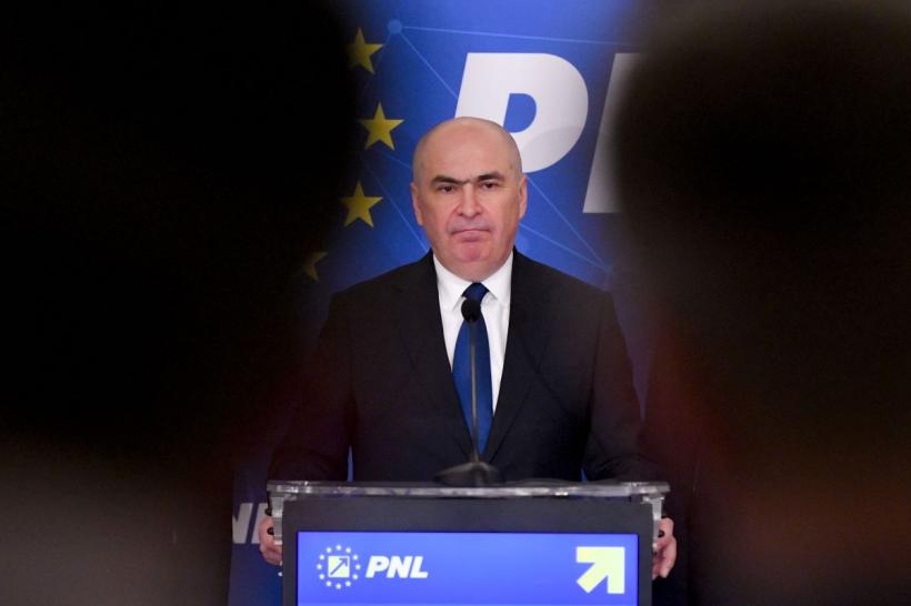 Creștere vârstă pensionare militari și polițiști 2026. Anunț Bolojan despre stagiul minim: „Nu mai poate fi de 15-20 de ani”