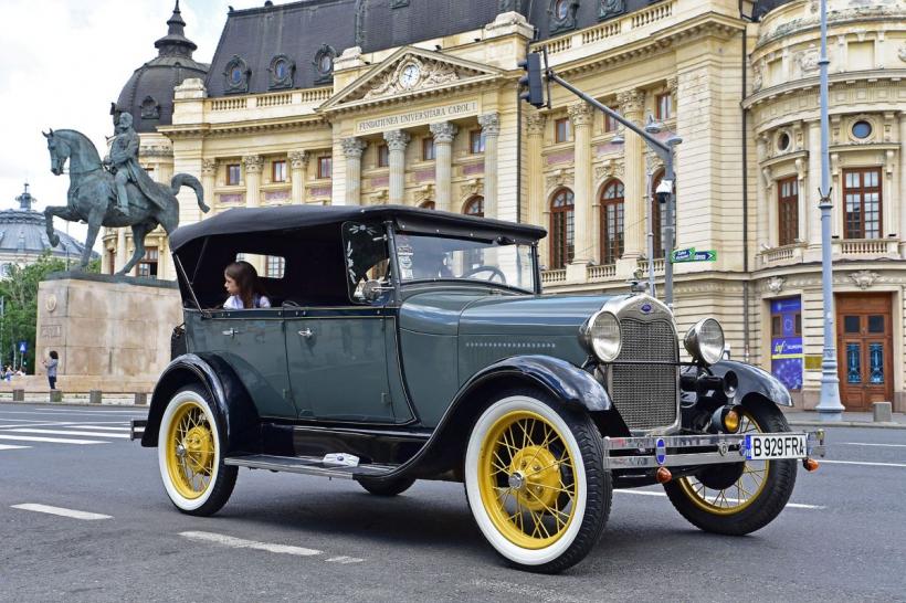 Retro Parada Primăverii 2026 aduce peste 200 de mașini de epocă în Parcul Lumea Copiilor 19005197