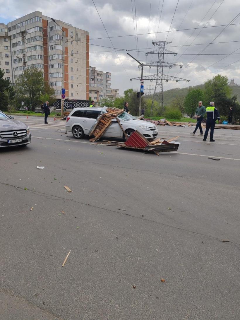 Bilanț  tragic după potop: Un mort și zeci de localități măturate de vijelii 19005488