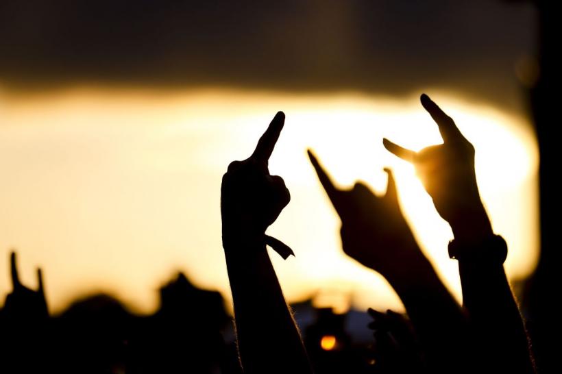 Legătura surprinzătoare între fericirea unei țări și un anumit gen muzical 