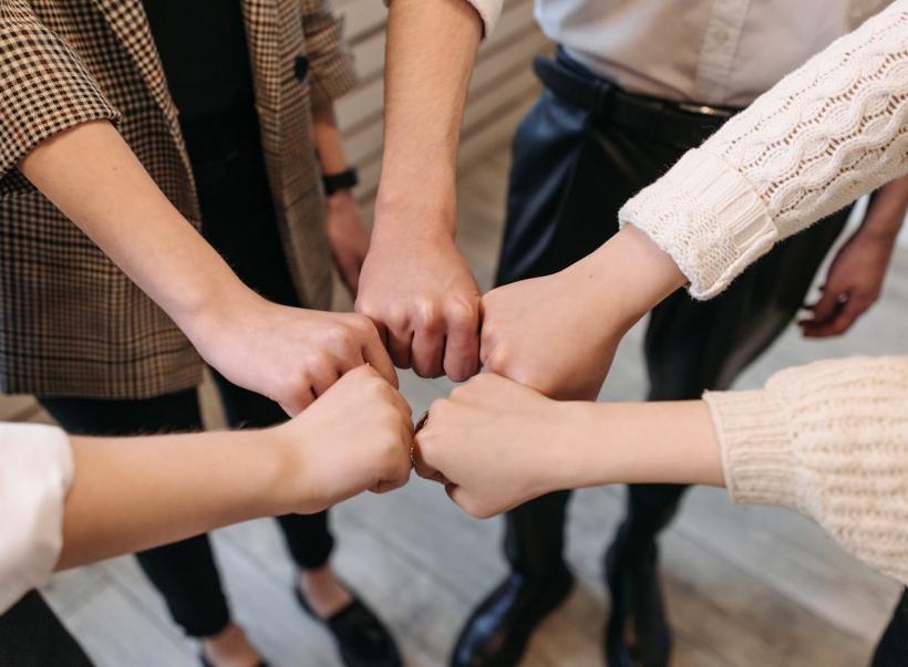 Colaborarea dintre membrii comunității și rezultatele ei în plan social