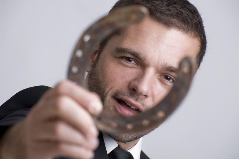 Horoscop financiar, mai 2026: Eforturile din trecut se transformă în cifre tangibile