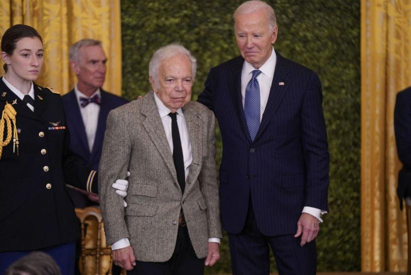 Povestea emoționantă a celui mai darnic miliardar din lume: Succes, boală și lupta contra cancerului