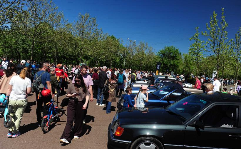 Imagini spectaculoase de la Retro Parada Primăverii 2026: mașini rare și povești fascinante din ultimul secol