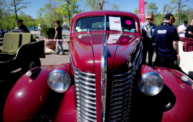 Imagini spectaculoase de la Retro Parada Primăverii 2026: mașini rare și povești fascinante din ultimul secol 19005601