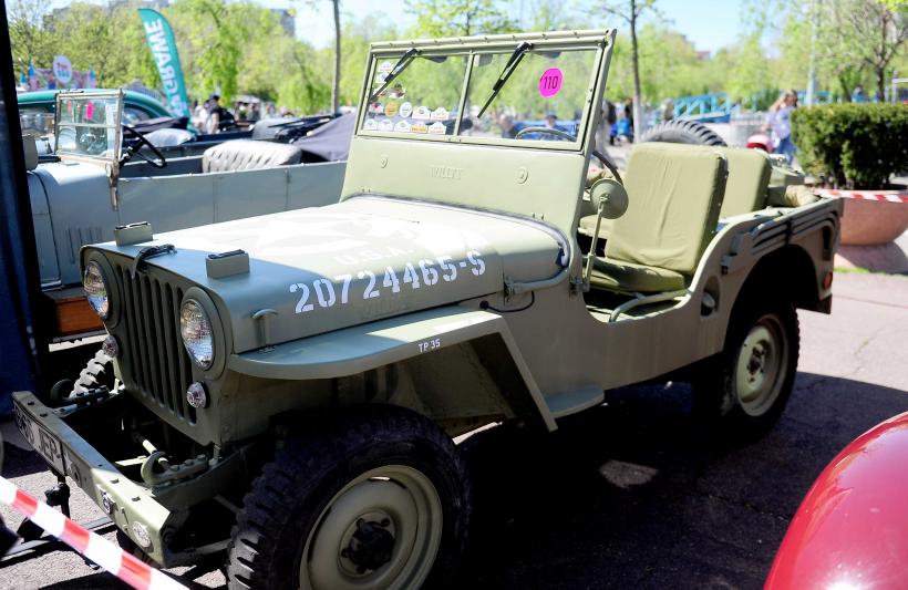 Imagini spectaculoase de la Retro Parada Primăverii 2026: mașini rare și povești fascinante din ultimul secol 19005602