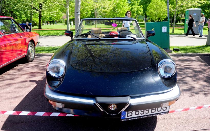 Imagini spectaculoase de la Retro Parada Primăverii 2026: mașini rare și povești fascinante din ultimul secol 19005604