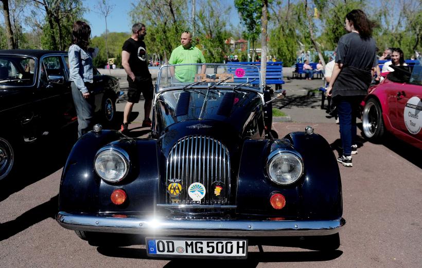 Imagini spectaculoase de la Retro Parada Primăverii 2026: mașini rare și povești fascinante din ultimul secol 19005617