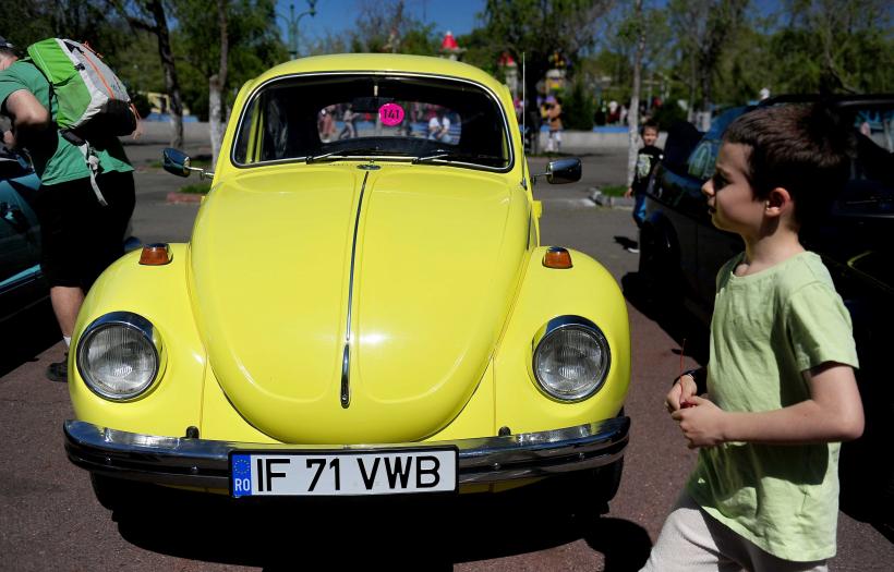 Imagini spectaculoase de la Retro Parada Primăverii 2026: mașini rare și povești fascinante din ultimul secol 19005622