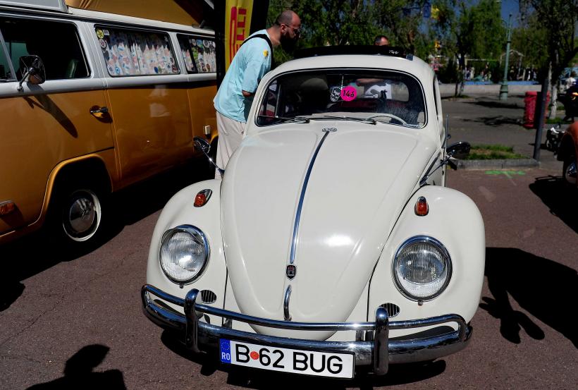 Imagini spectaculoase de la Retro Parada Primăverii 2026: mașini rare și povești fascinante din ultimul secol 19005625