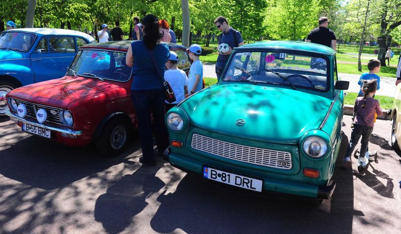 Imagini spectaculoase de la Retro Parada Primăverii 2026: mașini rare și povești fascinante din ultimul secol 19005628