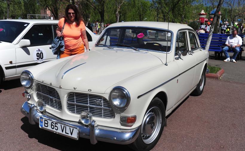 Imagini spectaculoase de la Retro Parada Primăverii 2026: mașini rare și povești fascinante din ultimul secol 19005632