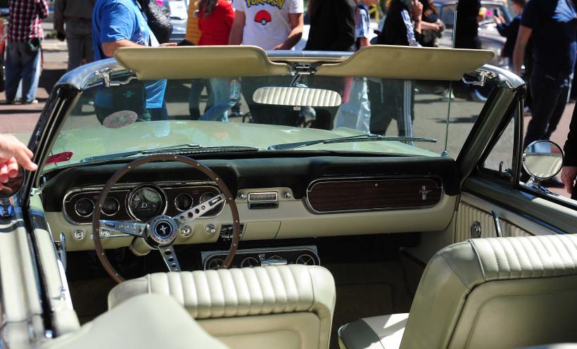 Imagini spectaculoase de la Retro Parada Primăverii 2026: mașini rare și povești fascinante din ultimul secol 19005637