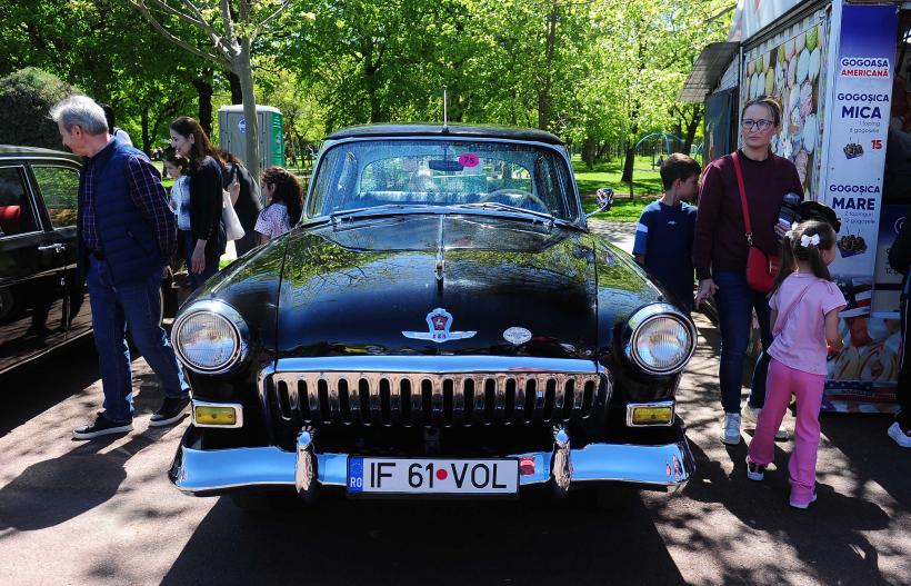 Imagini spectaculoase de la Retro Parada Primăverii 2026: mașini rare și povești fascinante din ultimul secol 19005648