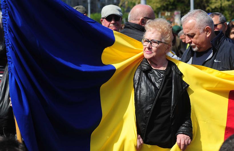 Strigătul disperării în fața Palatului Victoria: Mii de membri ai Confederației Meridian cer dreptate în stradă 19005854