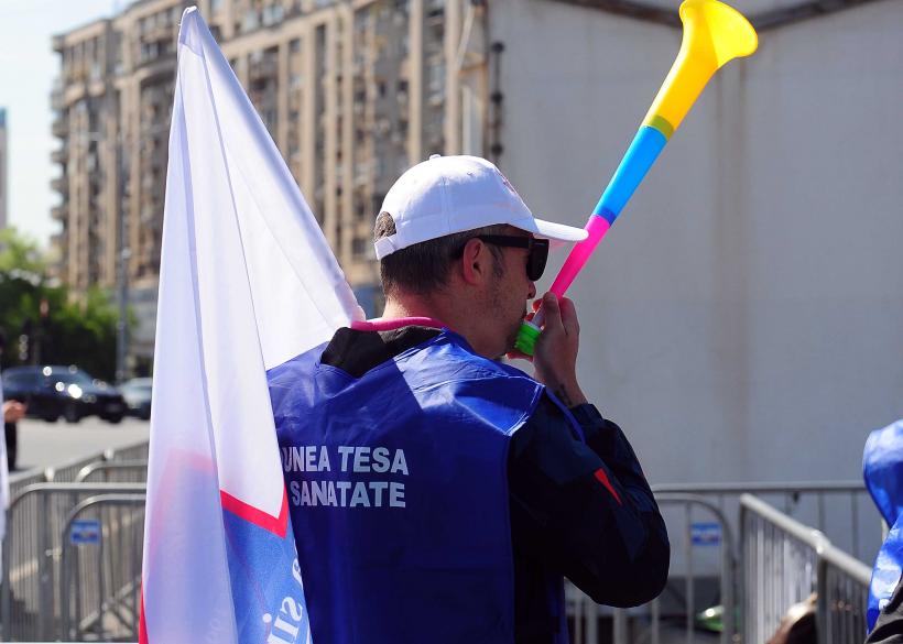 Strigătul disperării în fața Palatului Victoria: Mii de membri ai Confederației Meridian cer dreptate în stradă 19005855