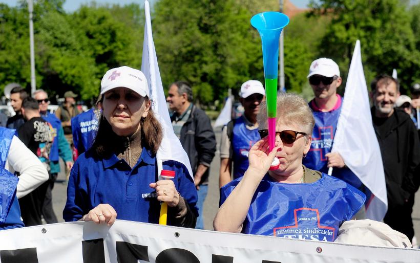 Strigătul disperării în fața Palatului Victoria: Mii de membri ai Confederației Meridian cer dreptate în stradă 19005856