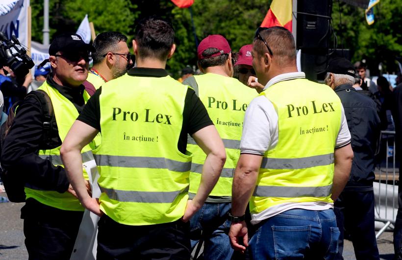 Strigătul disperării în fața Palatului Victoria: Mii de membri ai Confederației Meridian cer dreptate în stradă 19005879