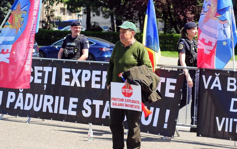 Strigătul disperării în fața Palatului Victoria: Mii de membri ai Confederației Meridian cer dreptate în stradă 19005885