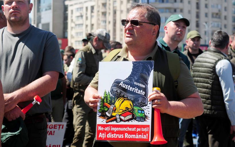 Strigătul disperării în fața Palatului Victoria: Mii de membri ai Confederației Meridian cer dreptate în stradă 19005886