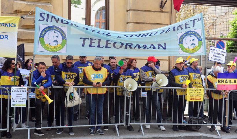 Sindicaliștii furioși pichetează Ministerul Educației: Protest împotriva reduceri cheltuielilor de personal din 2026! 19006086